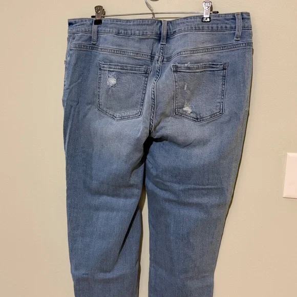 Distressed Mid Rise Jeans - Picture 2 of 3